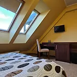 Hotel Crosna 3*