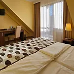 Crosna 3* Krościenko