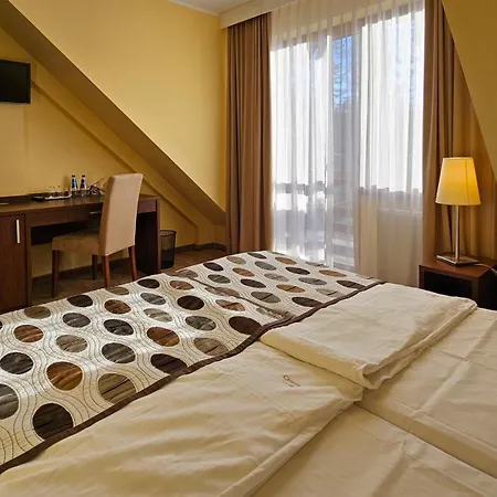 Crosna 3* Кросьцєнко