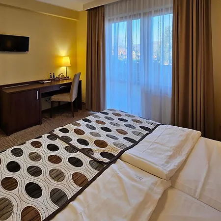 Crosna ホテル クロシチェンコ