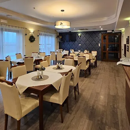 Crosna Hotel 3*