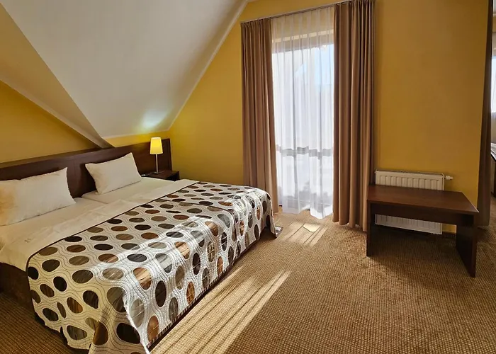 Hotell Crosna 3*