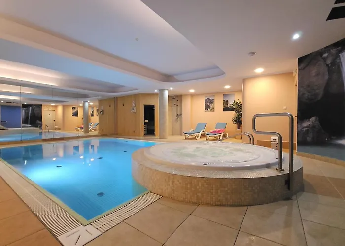 Crosna 3* Krościenko